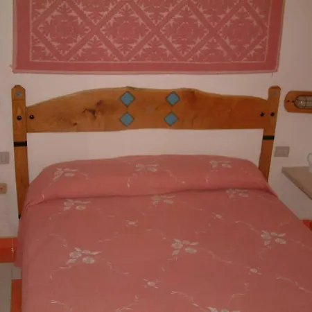 Casa Rosa Indipendente * ستينتينو